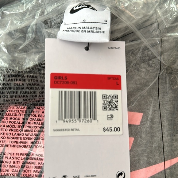 Girls Nike sweatshirt - Picture 4 of 4